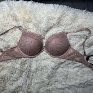 Victoria’s Secret bombshell bra